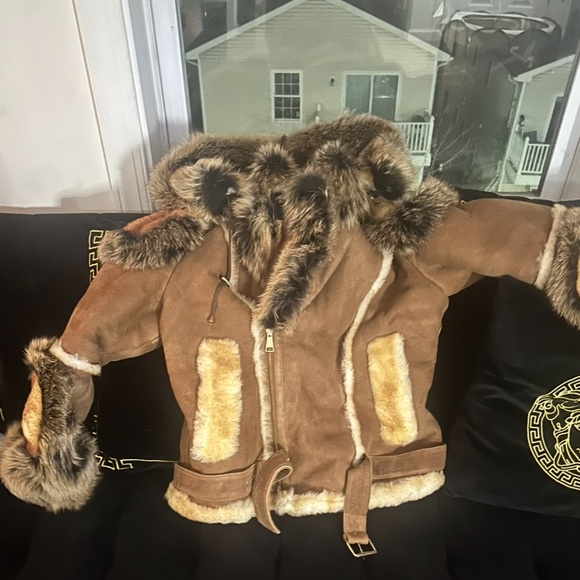 Women Cropped  Real Shearling with Fox Trims - Picture 2 of 8